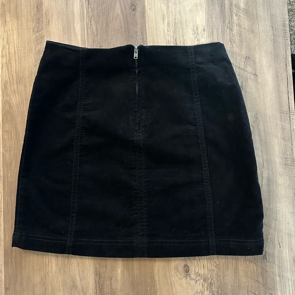 Tinseltown Mini Skirt - Picture 3 of 5